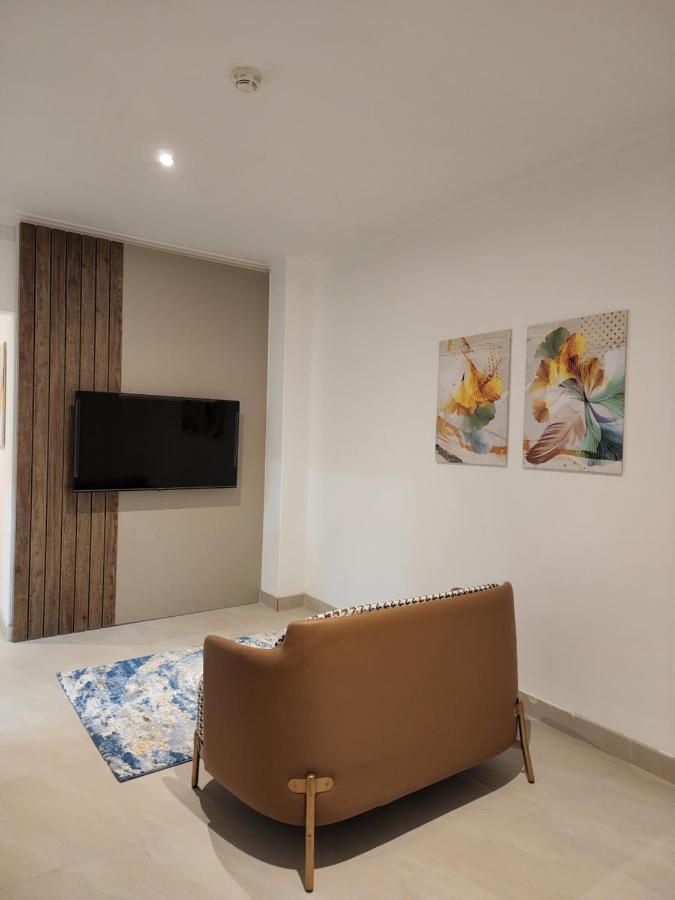 Imperial Suites Hotel Manama Exterior photo
